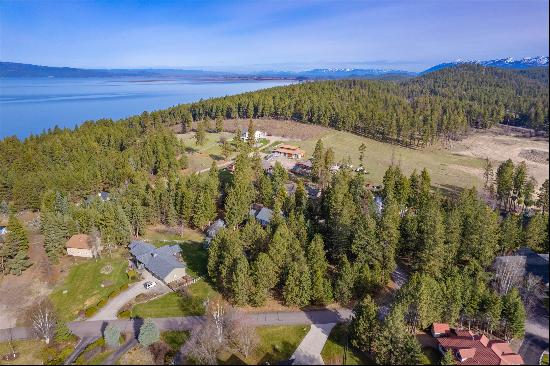 Ridgewood with views of Flathead Lake