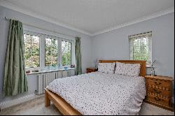 Foley Road, Claygate, Esher, Surrey, KT10 0NB