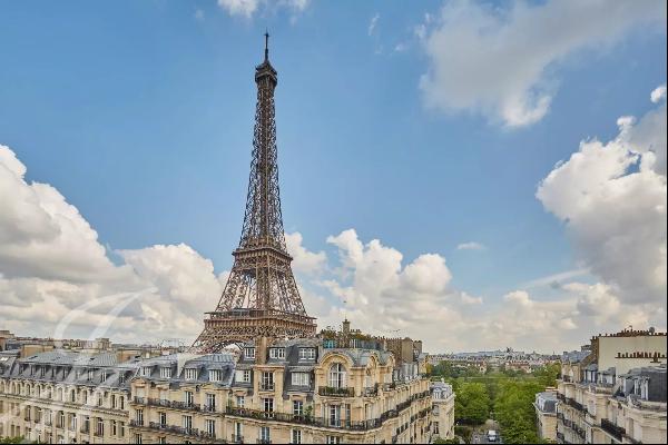 Champ de Mars - Exceptional Eiffel Tower Views and Terraces