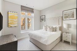 Exceptional two-bedroom apartment in Mayfair full of natural light