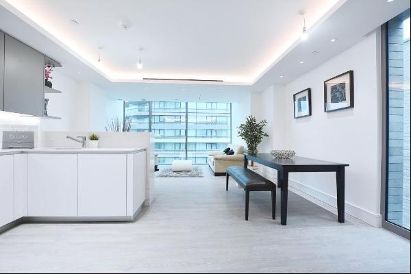 Stunning two bedroom, two bathroom apartment in 250 City Road, EC1V.