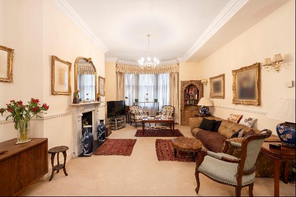 A wonderful two bedroom lateral apartment on Dover Street in Mayfair, W1S.
