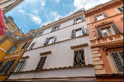 Charming historic penthouse near Trevi Fountain