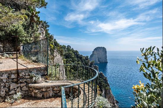 Villa with a breathtaking view on the Faraglioni rocks