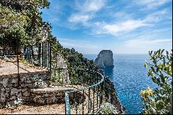 Villa with a breathtaking view on the Faraglioni rocks