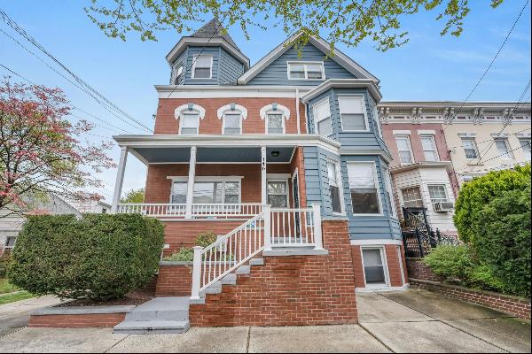 146 Avenue C, Bayonne, NJ 07002