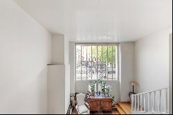 Apartment in Paris 9th - Saint Georges-Martyrs