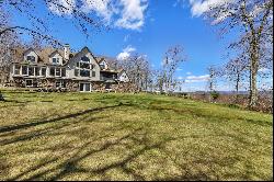 Exquisite Berkshire Mountain Top Retreat 