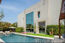 Luxury villa in Meydan