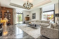 Luxury villa in Meydan