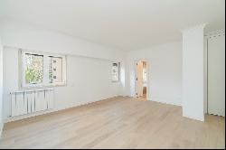 Flat, 4 bedrooms, for Sale