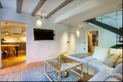 Beautiful townhouse with pool in the center of Begur