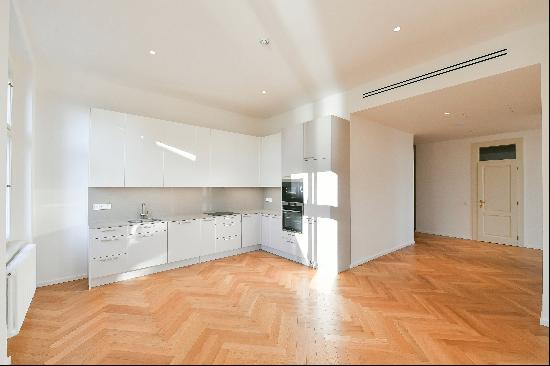 Spacious three-bedroom apartment, Prague 5 - Janackovo nabrezi ID: 0848