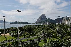 Sophisticated apartment with a privileged view of the treetops and the Sugarloaf