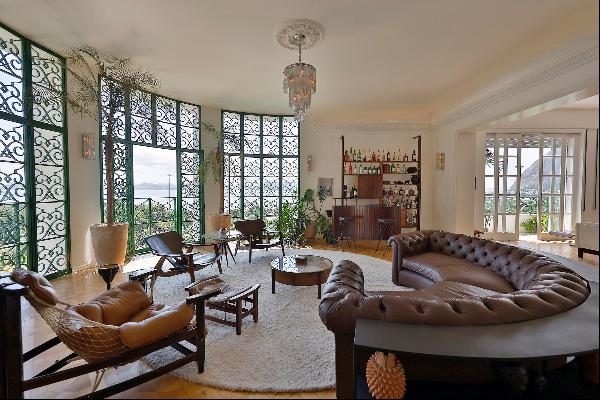 Sophisticated apartment with a privileged view of the treetops and the Sugarloaf