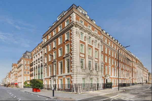 Sophisticated Four Seasons Apartment in the prestigious Grosvenor Square