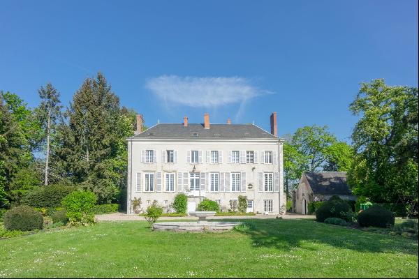 Château familial, 7 chambres, parc de 2,6 hectares proximité d'Orléans.