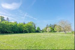 Château familial, 7 chambres, parc de 2,6 hectares proximité d'Orléans.