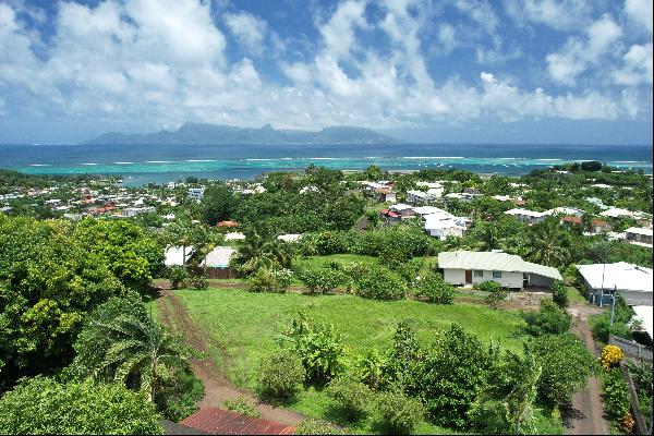 TAHITI - FAA'A - FLAT AND SERVICED LAND