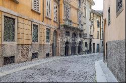 Elegant apartment in historic Upper Bergamo.