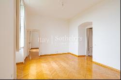 Elegant apartment in historic Upper Bergamo.