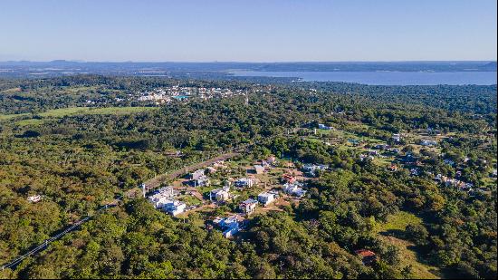 Exclusive elevated land in the Terrazas del Lago Condominium