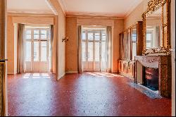 BEAUTIFUL PERIOD APARTMENT - TOWN CENTRE