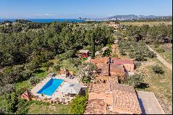 La Cadière d’Azur - Provençal Farmhouse Amidst Vineyards