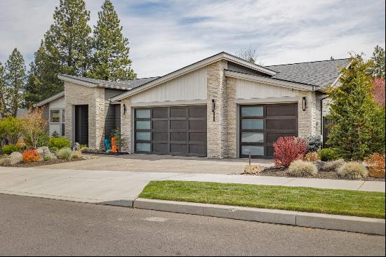 60864 SW Headwaters Loop Bend, OR 97702