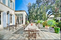 Marseille 8th - Bourgeois Property with Pool, 2,000 sqm Land