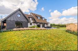 Arras - Superbe Maison d'architecte, 3 chambres, garage sur 960 m2 de terrain.