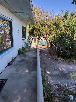 22725 Old State Rd 4a, Cudjoe FL 33042