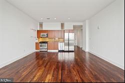 1101 Locust Street Unit 8D, Philadelphia PA 19107