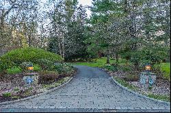 5 Halifax Road, Mahwah, NJ 07430