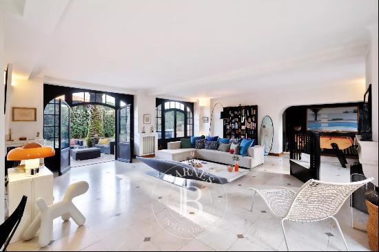 ANGLET CHIBERTA, MAGNIFICENT HOUSE OF 490 sqm WITH POOL