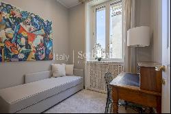 Refined turnkey pied-à-terre in the heart of the city