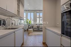 Refined turnkey pied-à-terre in the heart of the city