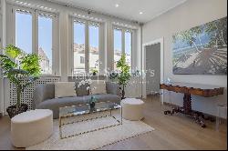 Refined turnkey pied-à-terre in the heart of the city