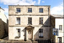 Dyer Street, Cirencester, Gloucestershire, GL7 2PP