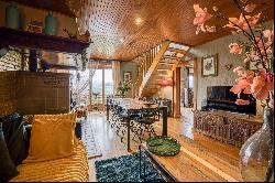 Charming 265m2 chalet, close to Les Gets ski resort, with magnificent views.