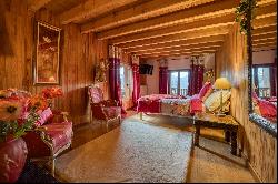 Charming 265m2 chalet, close to Les Gets ski resort, with magnificent views.