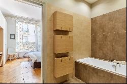 Paris 8th District - A spacious 3-bed apartment