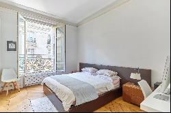 Paris 8th District – A spacious 3-bed apartment