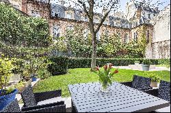 Paris 3rd District – A 3-bed apartment with a terrace