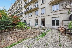 Paris 16th District – An ideal pied a terre with a garden