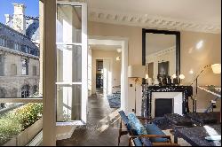 Paris 1st District - An elegant 3/4 bed apartment