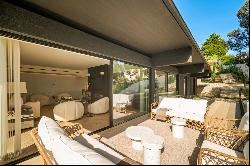 4 bedroom villa, fully renovated, in Cascais, with pool