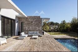 MOUGINS - NICE CONTEMPORARY VILLA IN GATED DOMAIN