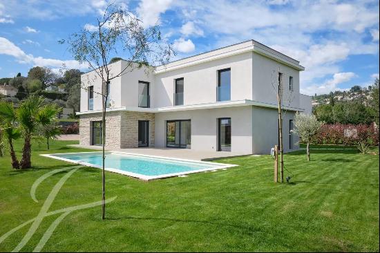 Mougins - New contemporary villa with swimming pool