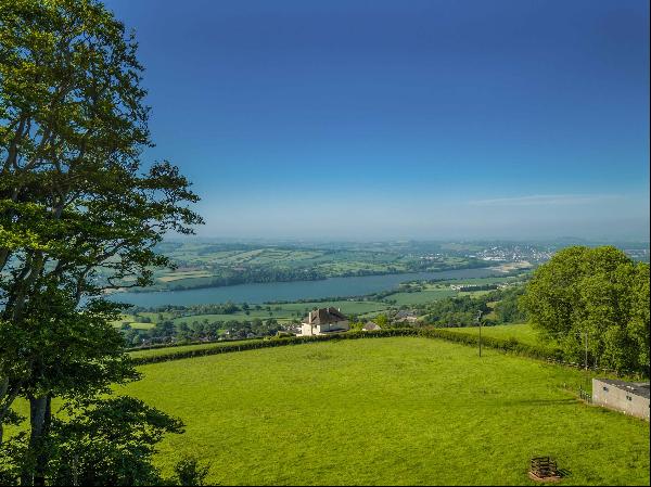 One of the greatest positions in Devon to build a new house with just under 22.65 acres. A